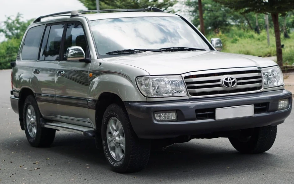 ‘Huyền thoại’ Toyota Land Cruiser đời 2005, bán lại chưa tới 400 triệu đồng ‘Huyền thoại’ Toyota Land Cruiser đời 2005, bán lại chưa tới 400 triệu đồng