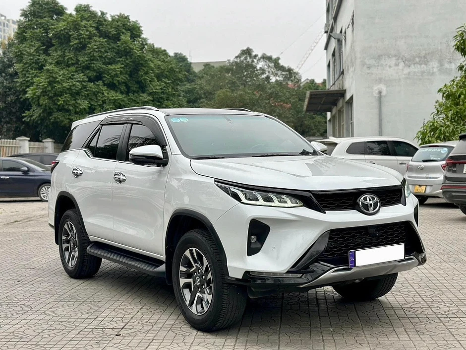 Điểm mặt những mẫu ô tô ngốn dầu nhất thị trường xe Việt Điểm mặt những mẫu ô tô ngốn dầu nhất thị trường xe Việt