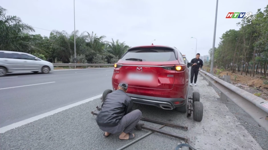 Gọi cứu hộ VETC trên cao tốc: 'Cân' cả xe điện nặng như VF 9, xe sang khóa bánh, mất số Gọi cứu hộ VETC trên cao tốc: 'Cân' cả xe điện nặng như VF 9, xe sang khóa bánh, mất số