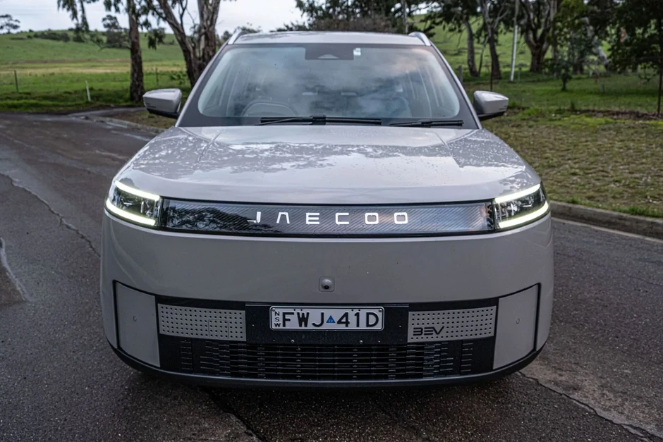 Jaecoo J5 EV với trải nghiệm tại Úc: Giá rẻ, trang bị phong phú nhưng vẫn lộ nhiều điểm yếu trên đường Jaecoo J5 EV với trải nghiệm tại Úc: Giá rẻ, trang bị phong phú nhưng vẫn lộ nhiều điểm yếu trên đường