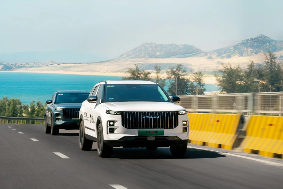 Loạt SUV hybrid 'ăn xăng như ngửi', lợi thế giữa thời giá xăng tăng cao Loạt SUV hybrid 'ăn xăng như ngửi', lợi thế giữa thời giá xăng tăng cao