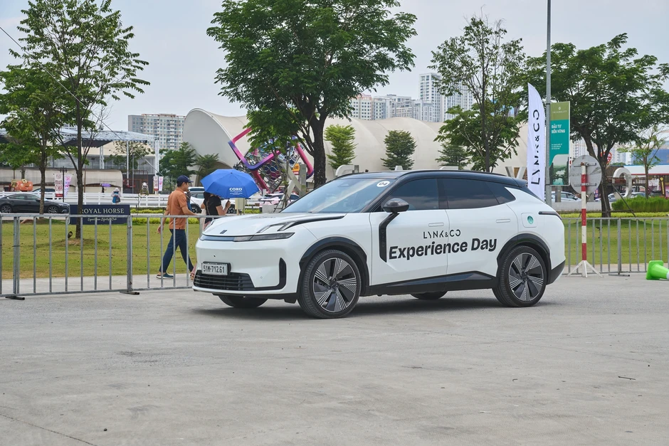 Lynk & Co 08: Hợp với người trẻ, thích công nghệ