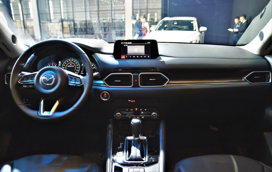 Mua xe gia đình chơi Tết, chọn Mitsubishi Destinator hay Mazda CX-5? Mua xe gia đình chơi Tết, chọn Mitsubishi Destinator hay Mazda CX-5?