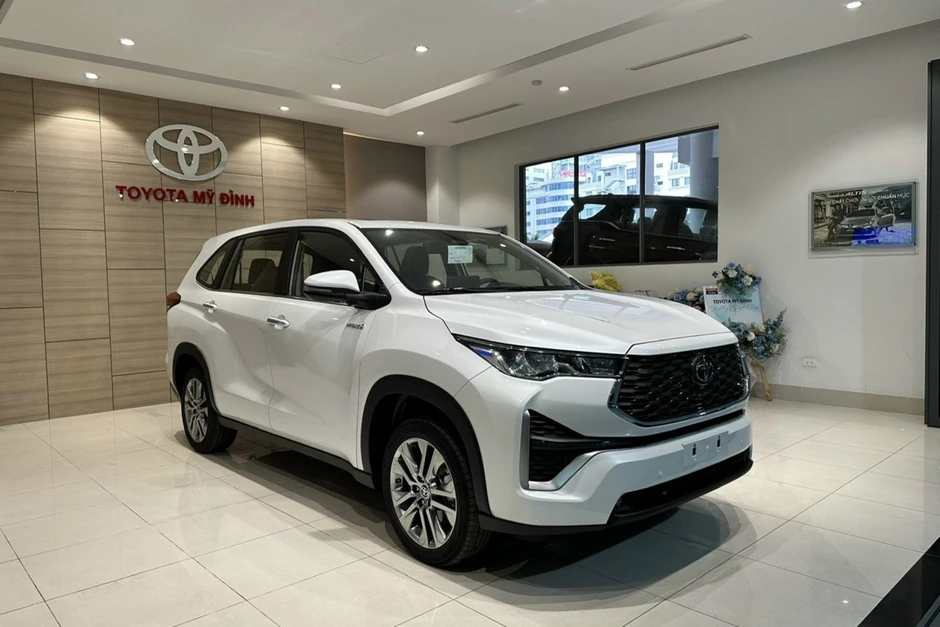 Phân khúc xe MPV chạy xăng tháng 7: Mitsubishi Xpander đòi lại ngôi đầu từ Innova Cross Phân khúc xe MPV chạy xăng tháng 7: Mitsubishi Xpander đòi lại ngôi đầu từ Innova Cross