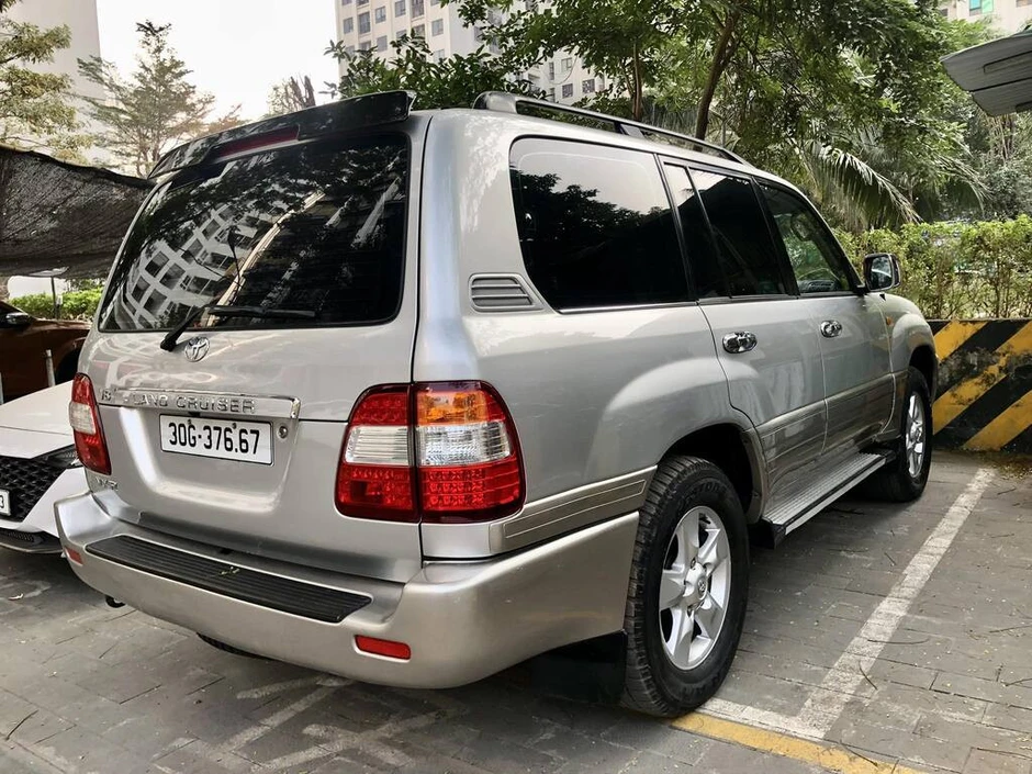 Toyota Land Cruiser động cơ V8 24 năm tuổi giá 1,2 tỷ đồng vẫn hút dân chơi Toyota Land Cruiser động cơ V8 24 năm tuổi giá 1,2 tỷ đồng vẫn hút dân chơi