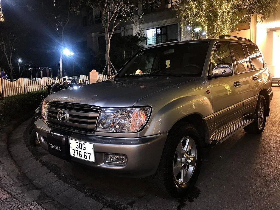 Toyota Land Cruiser động cơ V8 24 năm tuổi giá 1,2 tỷ đồng vẫn hút dân chơi Toyota Land Cruiser động cơ V8 24 năm tuổi giá 1,2 tỷ đồng vẫn hút dân chơi