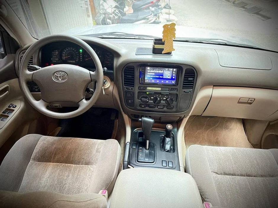 Toyota Land Cruiser động cơ V8 24 năm tuổi giá 1,2 tỷ đồng vẫn hút dân chơi Toyota Land Cruiser động cơ V8 24 năm tuổi giá 1,2 tỷ đồng vẫn hút dân chơi