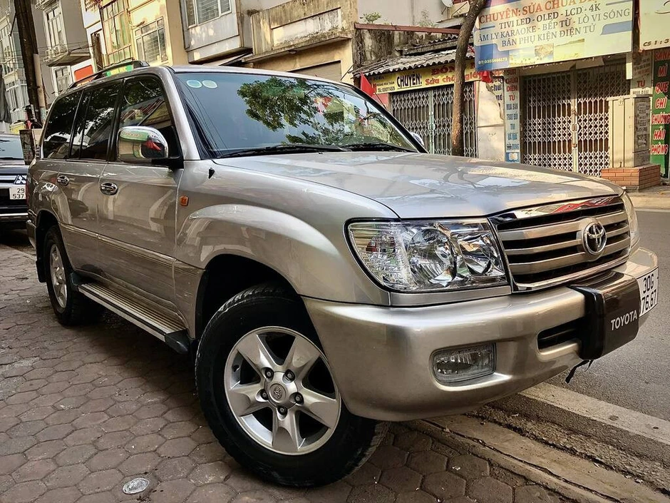 Toyota Land Cruiser động cơ V8 24 năm tuổi giá 1,2 tỷ đồng vẫn hút dân chơi Toyota Land Cruiser động cơ V8 24 năm tuổi giá 1,2 tỷ đồng vẫn hút dân chơi