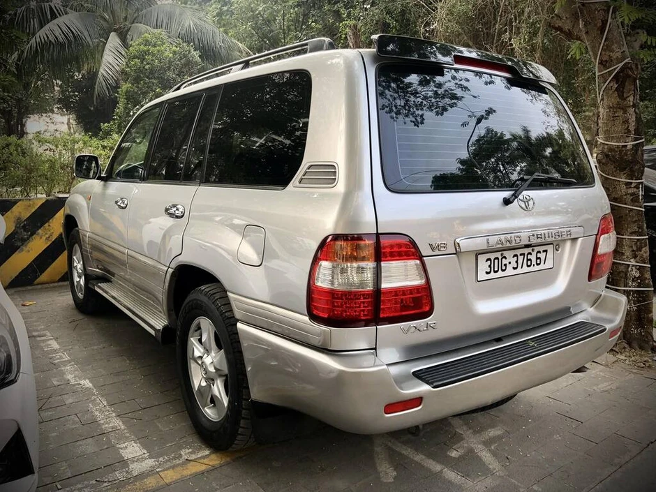 Toyota Land Cruiser động cơ V8 24 năm tuổi giá 1,2 tỷ đồng vẫn hút dân chơi Toyota Land Cruiser động cơ V8 24 năm tuổi giá 1,2 tỷ đồng vẫn hút dân chơi