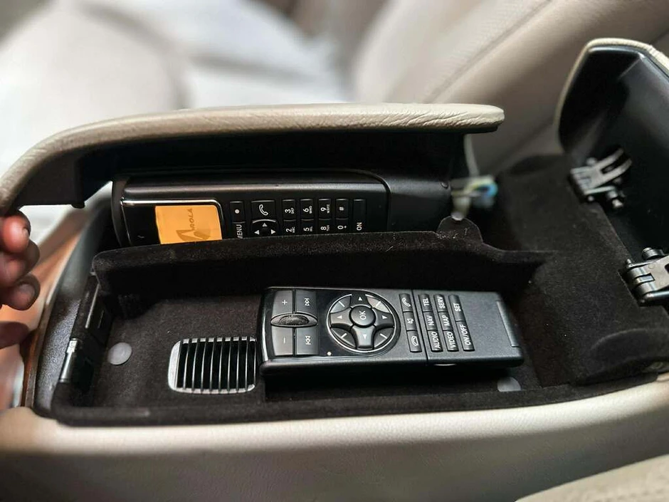 Xế cổ Mercedes-Benz S500L 2004 “zin” hiếm, giá cao gấp 4 lần thị trường