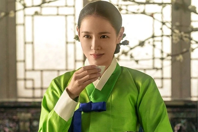 “Chị đẹp” Son Ye Jin nói lý do tham gia phim cổ trang 19+ “Chị đẹp” Son Ye Jin nói lý do tham gia phim cổ trang 19+
