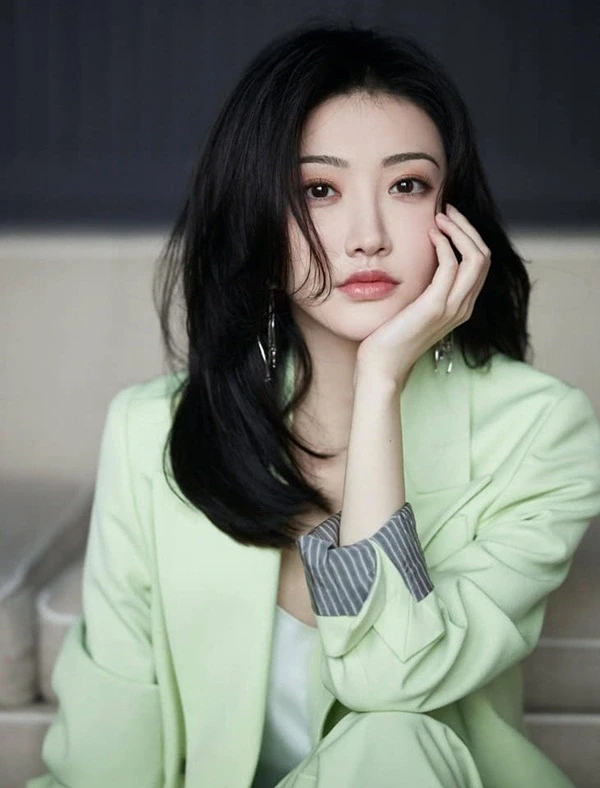 “Đệ nhất mỹ nhân Bắc Kinh” Cảnh Điềm tiếp tục lao đao vì sóng gió
