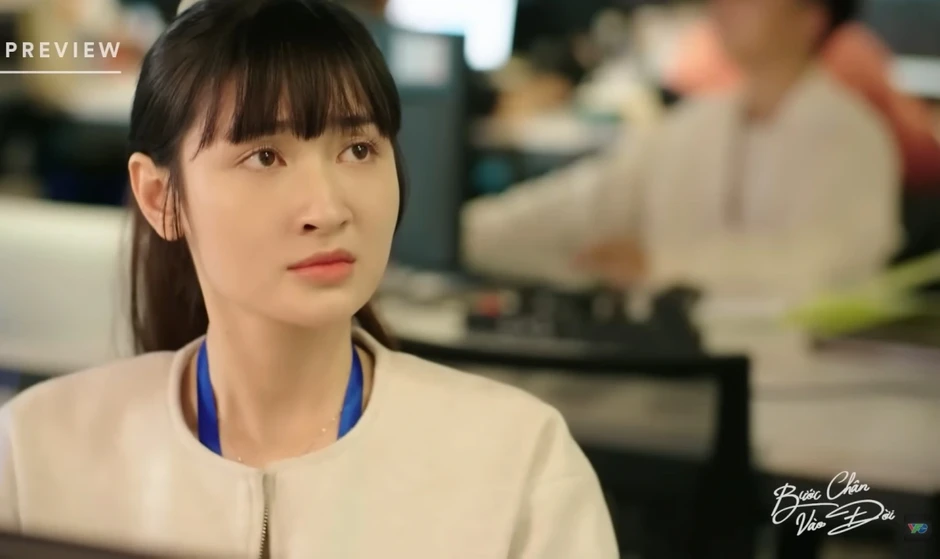 "Bước chân vào đời" tập 22: Thương lấy lòng mẹ Lâm, bị mỉa mai nịnh sếp "Bước chân vào đời" tập 22: Thương lấy lòng mẹ Lâm, bị mỉa mai nịnh sếp