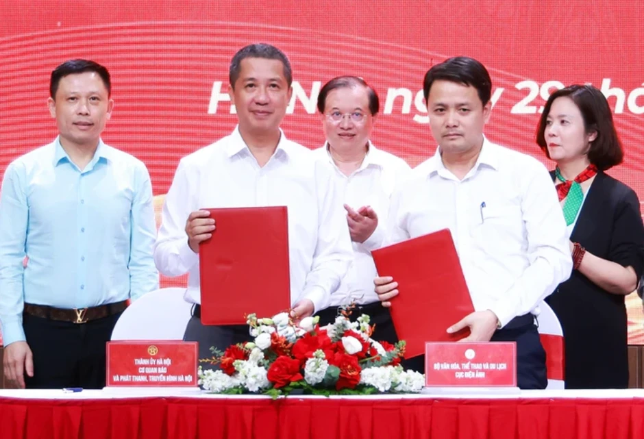 "Cánh đồng hoang" và 999 bộ phim sẽ lần lượt lên sóng truyền hình "Cánh đồng hoang" và 999 bộ phim sẽ lần lượt lên sóng truyền hình