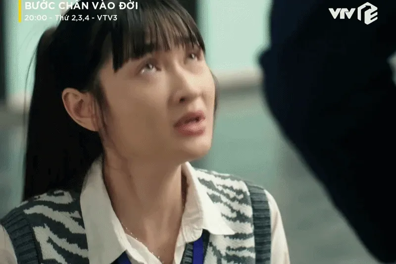 "Em gái tham vọng" nói gì về màn quỳ gối gây tranh cãi trên phim giờ vàng? "Em gái tham vọng" nói gì về màn quỳ gối gây tranh cãi trên phim giờ vàng?