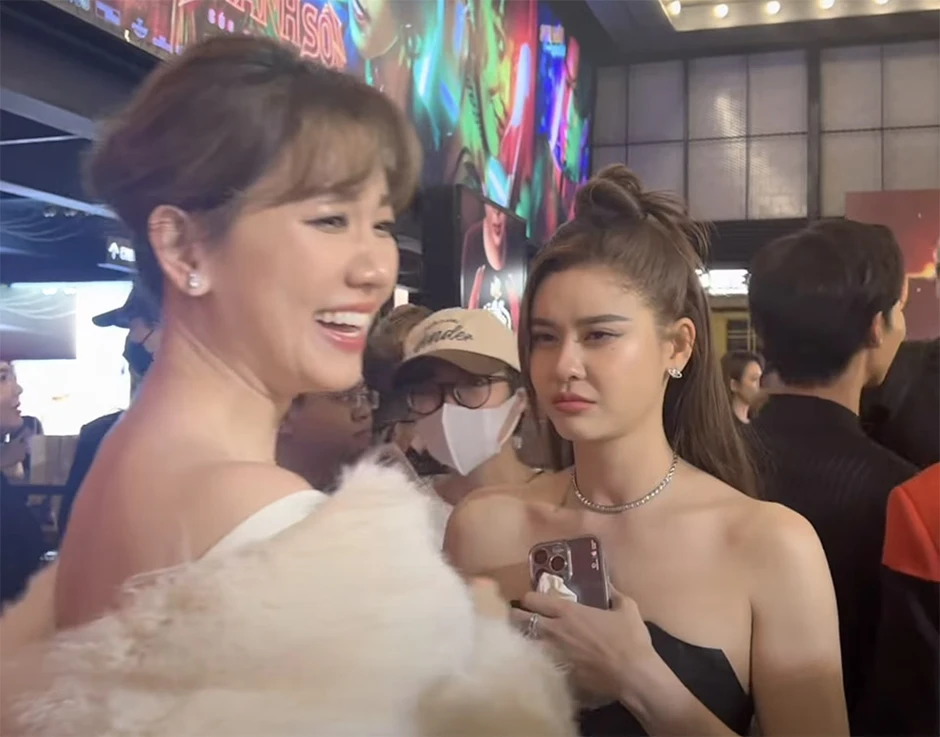 "Trấn Thành ăn gì mà thâm vậy?" "Trấn Thành ăn gì mà thâm vậy?"