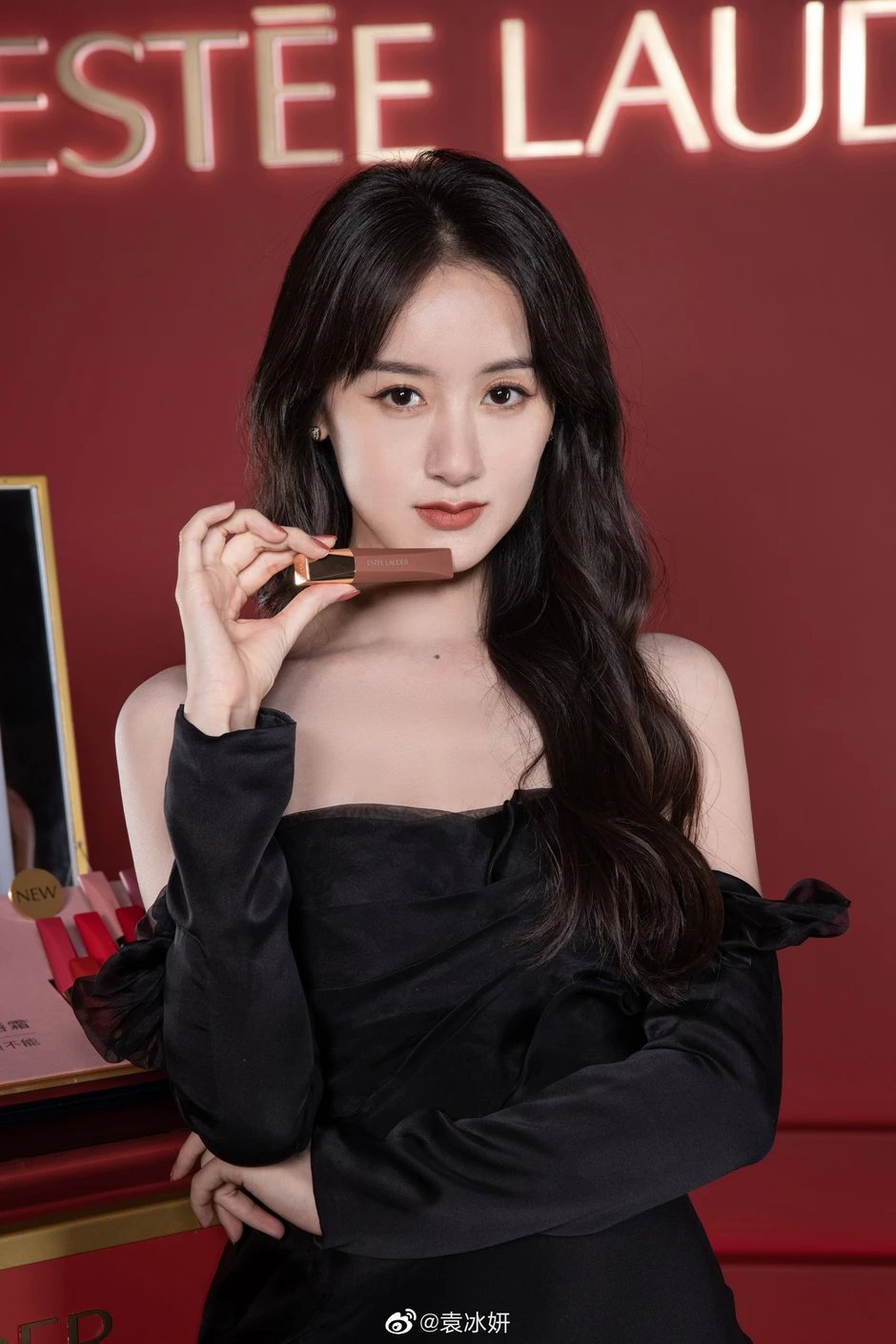 2 bản sao nổi tiếng của Triệu Lệ Dĩnh: Người thất nghiệp suốt 2 năm, kẻ bị phong sát hết đường tái xuất 2 bản sao nổi tiếng của Triệu Lệ Dĩnh: Người thất nghiệp suốt 2 năm, kẻ bị phong sát hết đường tái xuất