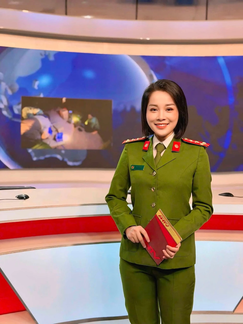 3 nữ diễn viên đóng phim VTV là công an ngoài đời thực, 1 người vừa lên Thiếu tá 3 nữ diễn viên đóng phim VTV là công an ngoài đời thực, 1 người vừa lên Thiếu tá