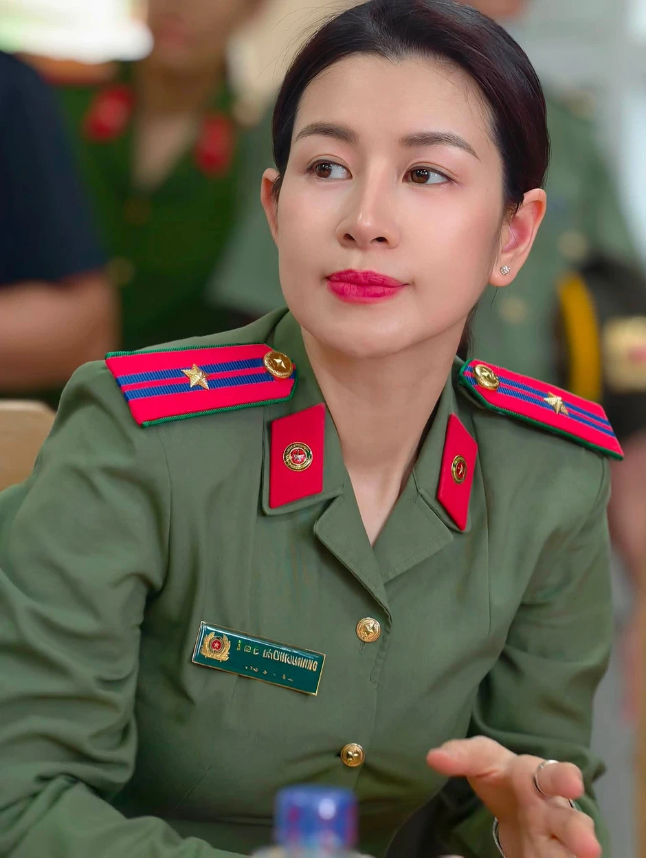 3 nữ diễn viên đóng phim VTV là công an ngoài đời thực, 1 người vừa lên Thiếu tá 3 nữ diễn viên đóng phim VTV là công an ngoài đời thực, 1 người vừa lên Thiếu tá