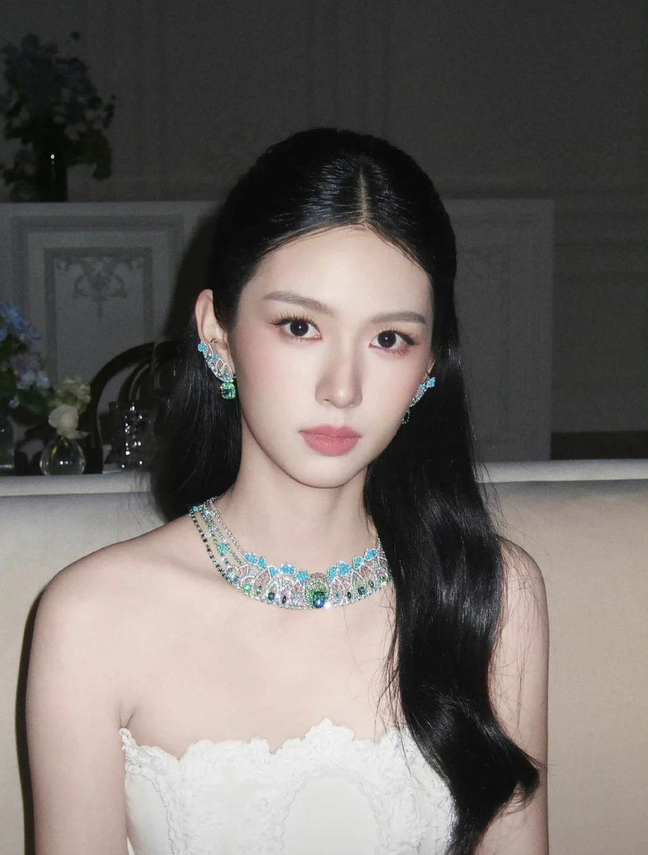 4 mỹ nhân hợp đóng tiểu thư hào môn nhất Trung Quốc: Cao quý sang chảnh từ phim đến đời, không cần phải diễn 4 mỹ nhân hợp đóng tiểu thư hào môn nhất Trung Quốc: Cao quý sang chảnh từ phim đến đời, không cần phải diễn