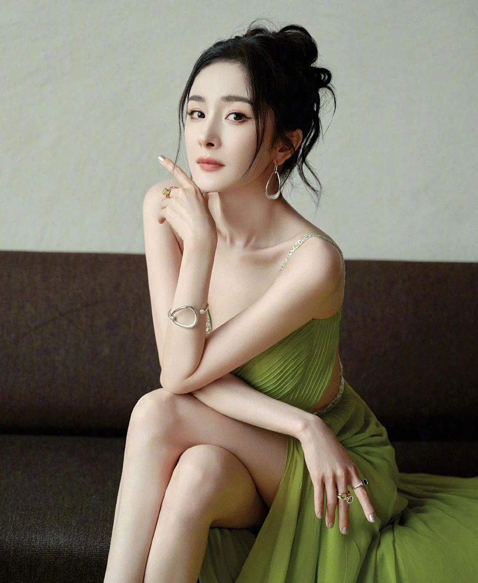 600 triệu lượt xem cho kiểu tóc mới tự cắt, nhuộm của Dương Mịch 600 triệu lượt xem cho kiểu tóc mới tự cắt, nhuộm của Dương Mịch