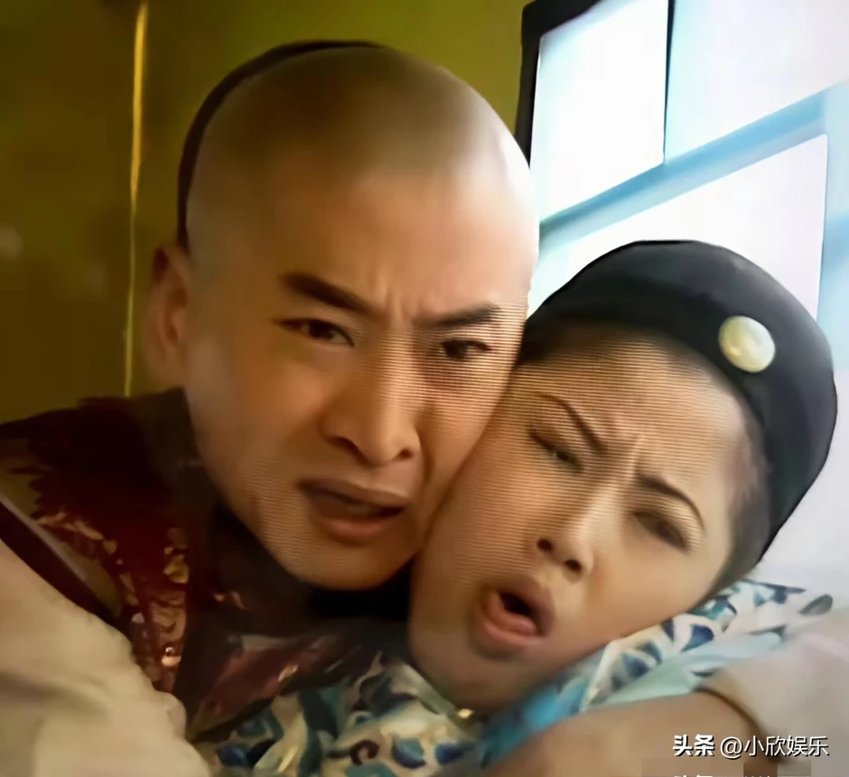 Bí ẩn lớn nhất Hoàn Châu Cách Cách sau 28 năm mới được tiết lộ Bí ẩn lớn nhất Hoàn Châu Cách Cách sau 28 năm mới được tiết lộ