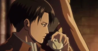 Bí mật đau lòng sau cách cầm tách trà kỳ lạ của Levi trong Attack on Titan