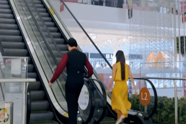 Bóng Ma Hạnh Phúc tình tiết lố bịch chưa từng thấy Bóng Ma Hạnh Phúc tình tiết lố bịch chưa từng thấy
