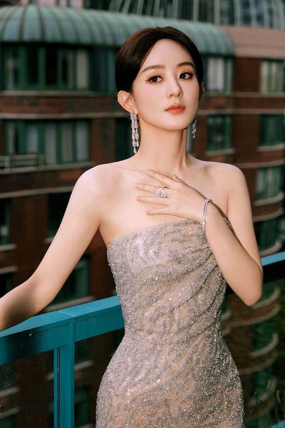 Bức ảnh của Triệu Lệ Dĩnh trị giá hơn 2 tỷ USD, khiến một ngôi làng đổi đời