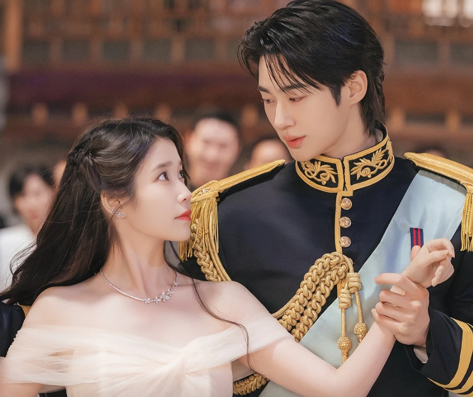 Byeon Woo Seok dành 2 năm để đi thụt lùi Byeon Woo Seok dành 2 năm để đi thụt lùi