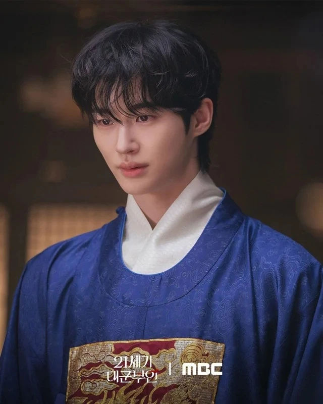 Byeon Woo Seok dành 2 năm để đi thụt lùi Byeon Woo Seok dành 2 năm để đi thụt lùi