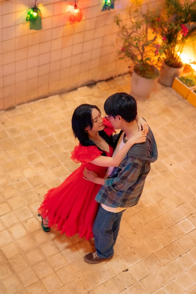 'Cảm ơn người đã thức cùng tôi': Làn gió mát giữa phim Việt nhiều drama