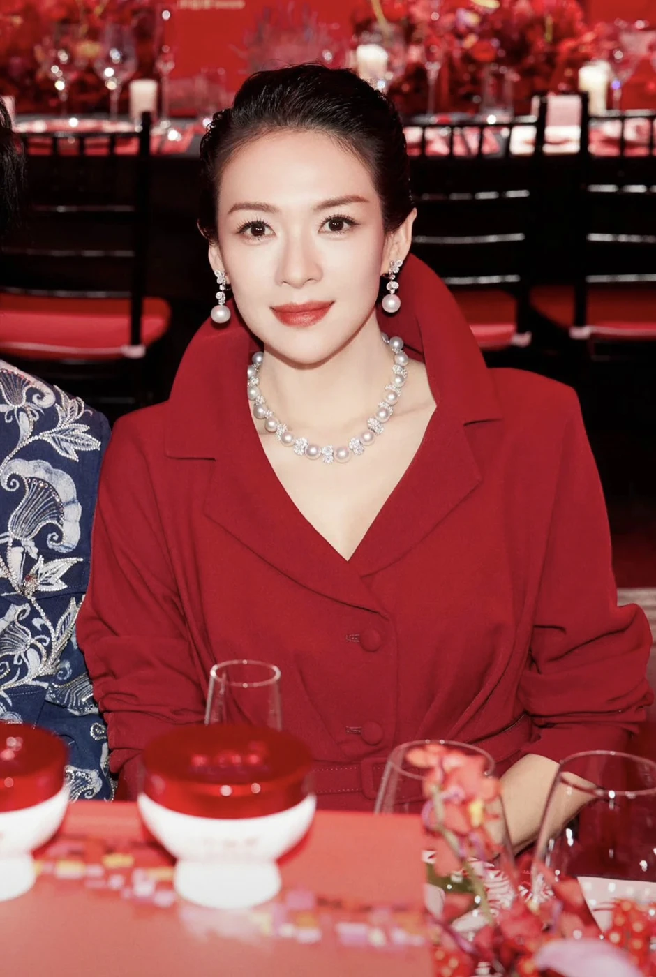 Chương Tử Di công khai lườm nguýt ngay trên sóng trực tiếp Chương Tử Di công khai lườm nguýt ngay trên sóng trực tiếp