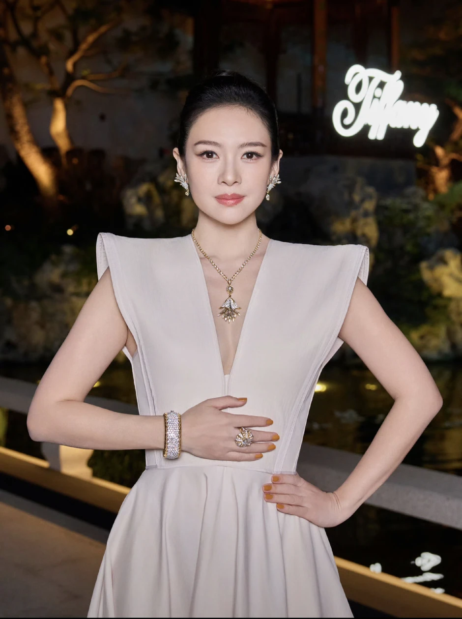 Chương Tử Di công khai lườm nguýt ngay trên sóng trực tiếp Chương Tử Di công khai lườm nguýt ngay trên sóng trực tiếp