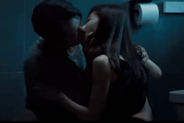 Climax cháy ngoài sức tưởng tượng: Nam chính mặt búng ra chữ đểu Climax cháy ngoài sức tưởng tượng: Nam chính mặt búng ra chữ đểu