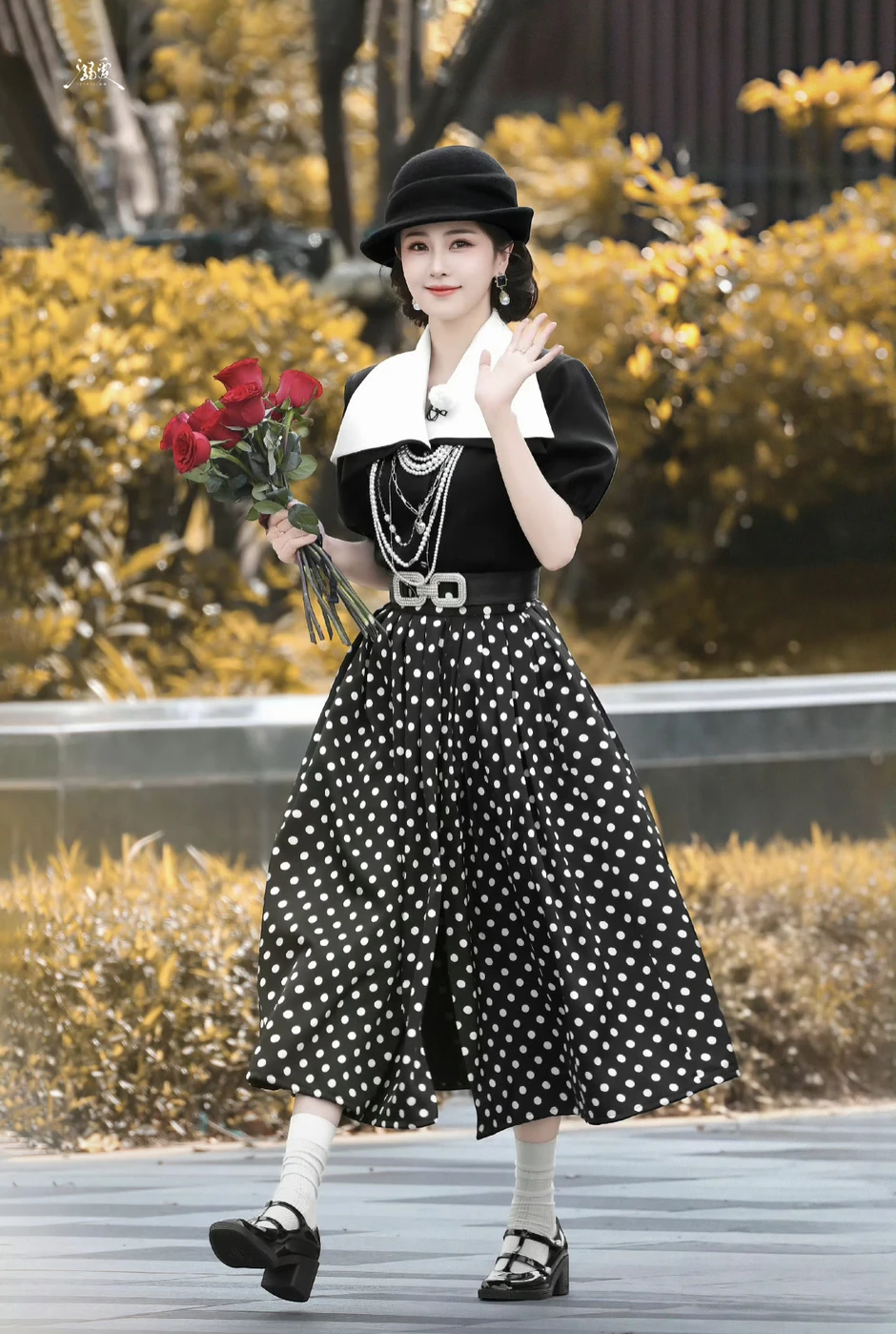 Đại tiểu thư du học về nước đang náo loạn hot search: Nhan sắc tô hồng vạn vật, tưởng đâu chỉ có trong tiểu thuyết