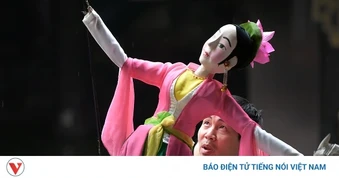 Dầm mưa, ngâm nước lạnh khổ luyện múa rối cạn tại sân khấu thủy đình