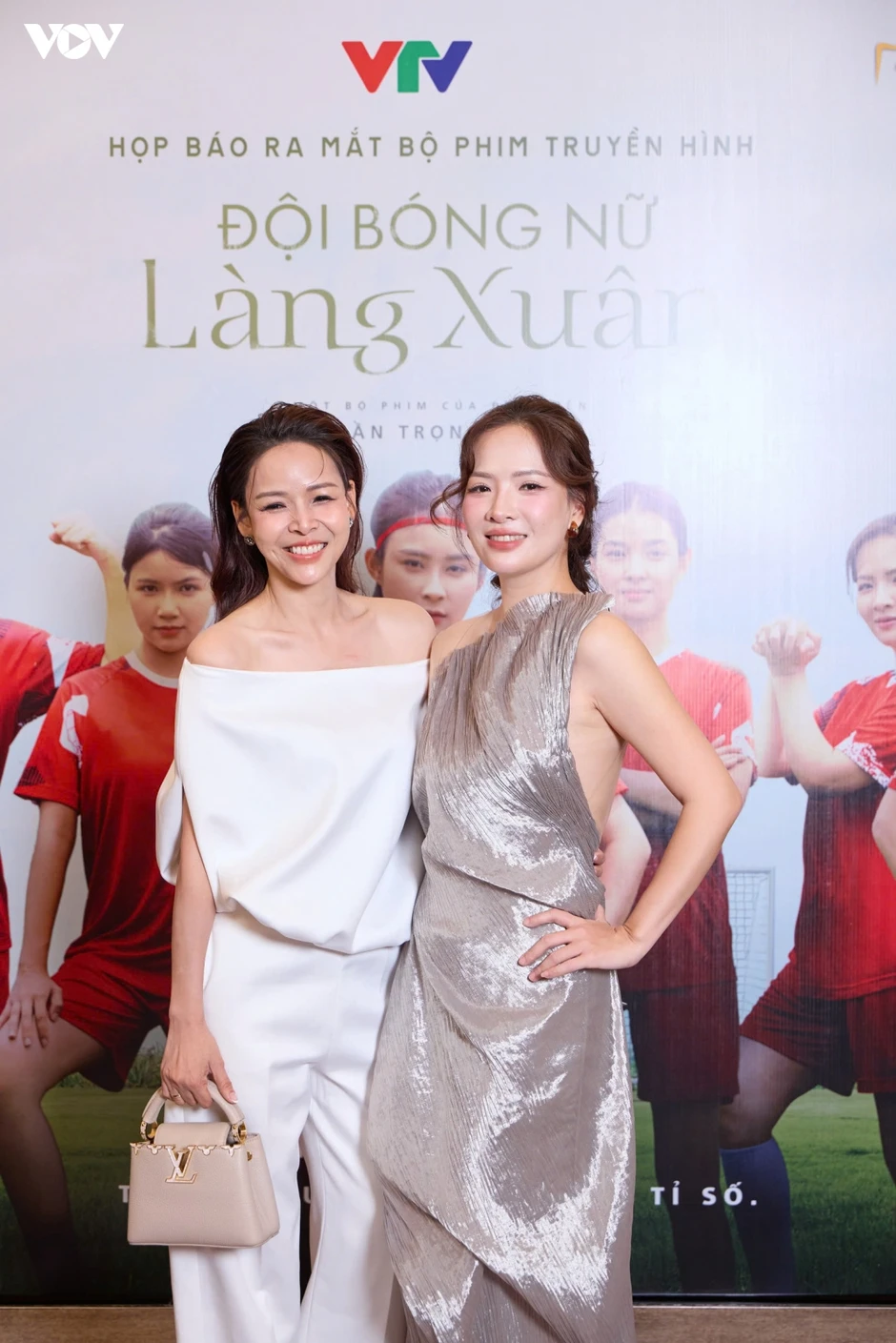 Đan Lê, Thanh Hương làm nữ cầu thủ bóng đá trong phim mới trên VTV Đan Lê, Thanh Hương làm nữ cầu thủ bóng đá trong phim mới trên VTV