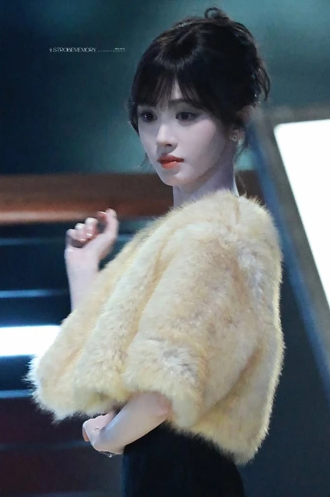 Đang hot mỹ nhân có gương mặt mà mọi trai tồi đều không dám lại gần: Đẹp xuất thần vừa ngắm vừa rén Đang hot mỹ nhân có gương mặt mà mọi trai tồi đều không dám lại gần: Đẹp xuất thần vừa ngắm vừa rén