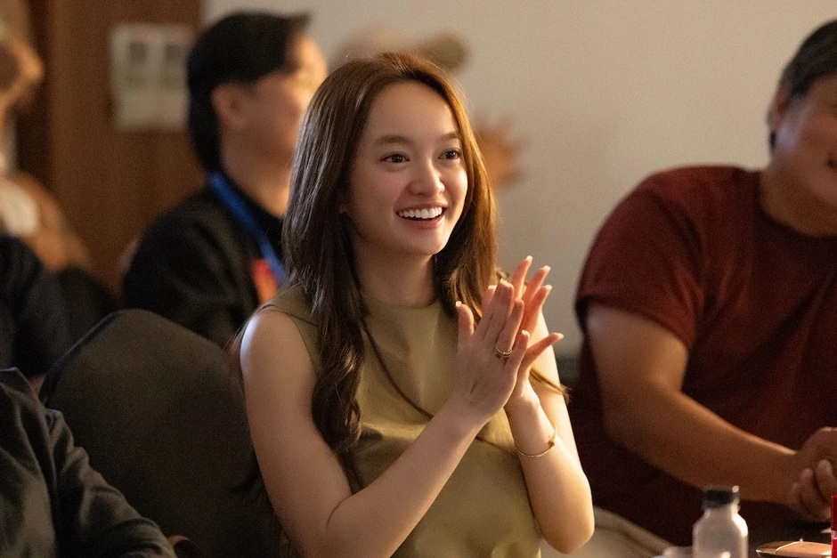 Đạo diễn 'Mưa đỏ' Đặng Thái Huyền gặp gỡ loạt tên tuổi sừng sỏ của điện ảnh Việt Đạo diễn 'Mưa đỏ' Đặng Thái Huyền gặp gỡ loạt tên tuổi sừng sỏ của điện ảnh Việt
