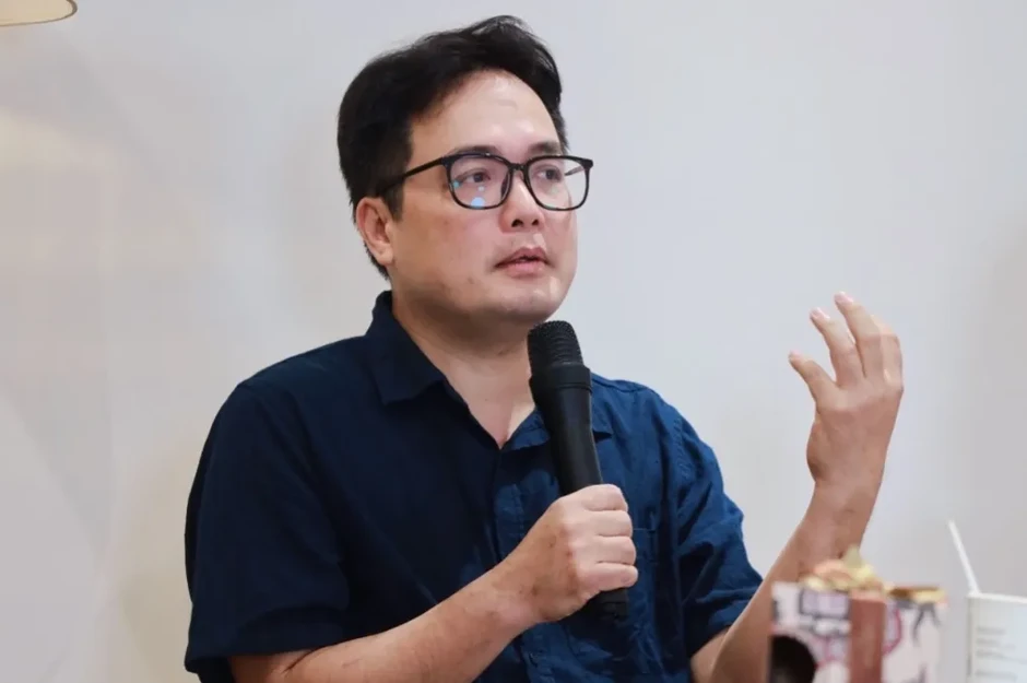 Đạo diễn Phan Đăng Di: "Điện ảnh là không gian để khán giả suy ngẫm" Đạo diễn Phan Đăng Di: "Điện ảnh là không gian để khán giả suy ngẫm"