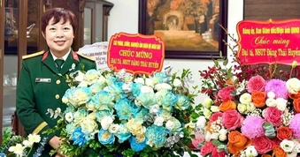 Đạo diễn "Mưa đỏ" Đặng Thái Huyền được thăng hàm Đại tá