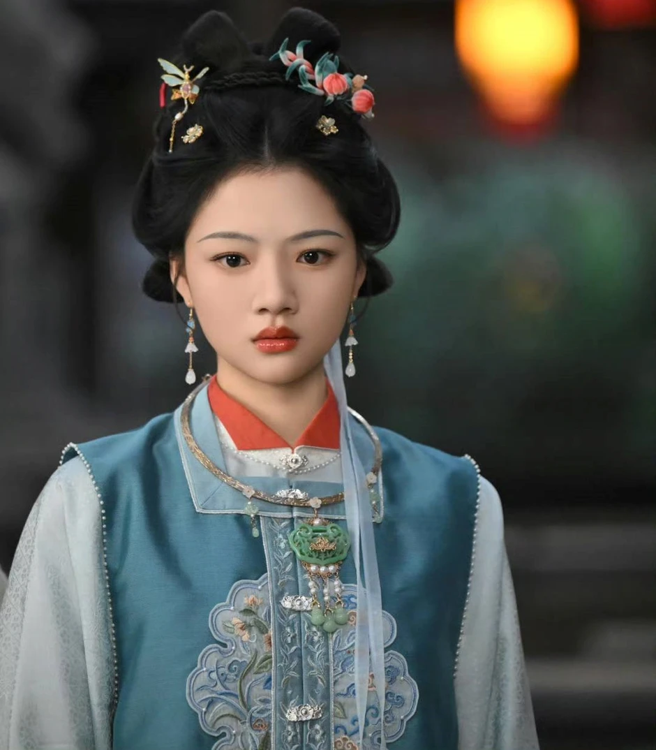 Đến bao giờ mỹ nhân này mới chịu giải nghệ: 1 tháng có 2 phim đều flop, đã diễn dở còn háo danh Đến bao giờ mỹ nhân này mới chịu giải nghệ: 1 tháng có 2 phim đều flop, đã diễn dở còn háo danh