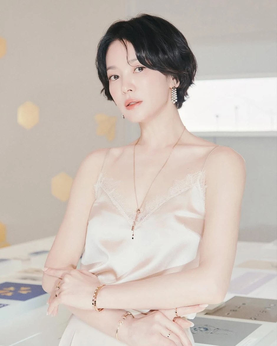 Đẹp như Song Hye Kyo thì nói 2 từ mỹ nhân mới đỡ ngại miệng Đẹp như Song Hye Kyo thì nói 2 từ mỹ nhân mới đỡ ngại miệng