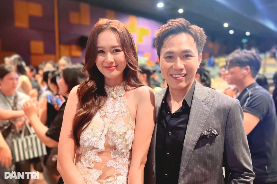 Diễn viên Anh Đức nói gì khi vợ đóng cảnh hôn Quốc Trường? Diễn viên Anh Đức nói gì khi vợ đóng cảnh hôn Quốc Trường?