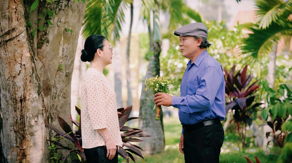 Diễn viên Hoàng Trinh gây xúc động với vai diễn từ chuyện tình có thật Diễn viên Hoàng Trinh gây xúc động với vai diễn từ chuyện tình có thật