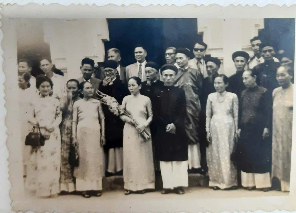 Diễn viên Hoàng Trinh gây xúc động với vai diễn từ chuyện tình có thật Diễn viên Hoàng Trinh gây xúc động với vai diễn từ chuyện tình có thật