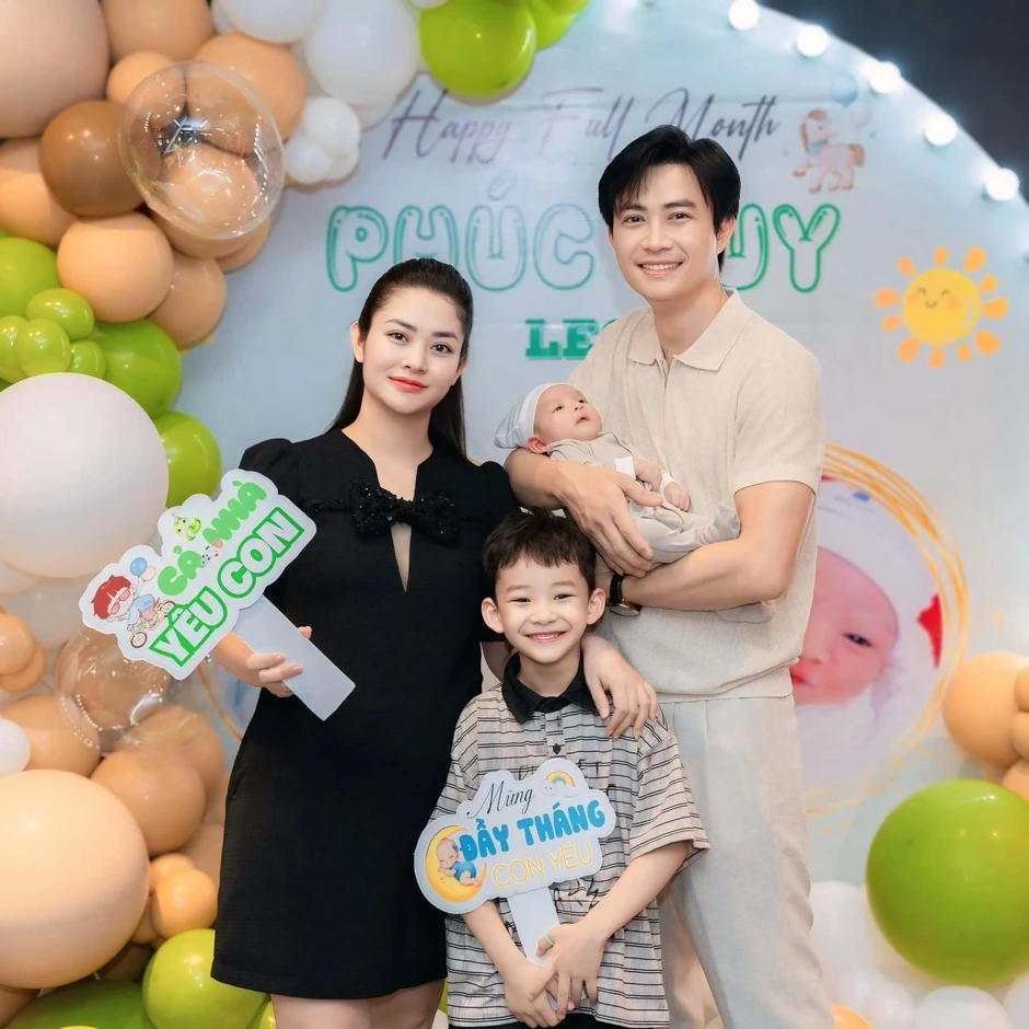 Diễn viên Tiến Lộc: "Vợ chồng giận nhau đừng bỏ đi qua đêm" Diễn viên Tiến Lộc: "Vợ chồng giận nhau đừng bỏ đi qua đêm"