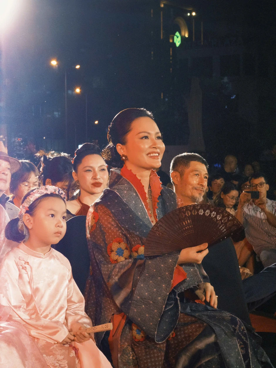 Đỗ Thị Hải Yến bật chế độ sang thì cả Vbiz không ai làm lại Đỗ Thị Hải Yến bật chế độ sang thì cả Vbiz không ai làm lại
