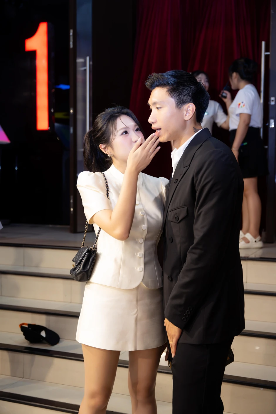 Đoàn Văn Hậu - Doãn Hải My lộ diện sau ồn ào, đẹp nức nở dùng kính lúp soi cũng không ra khuyết điểm Đoàn Văn Hậu - Doãn Hải My lộ diện sau ồn ào, đẹp nức nở dùng kính lúp soi cũng không ra khuyết điểm